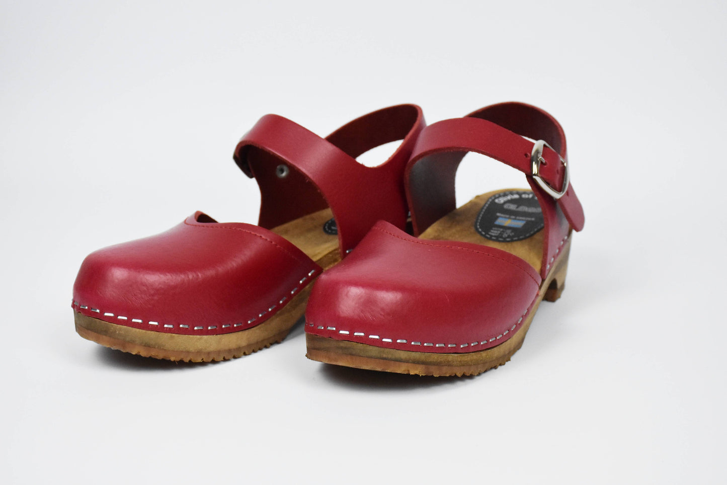 Dunkelroter Elsa Clog (Dark Red) - Vorderansicht
