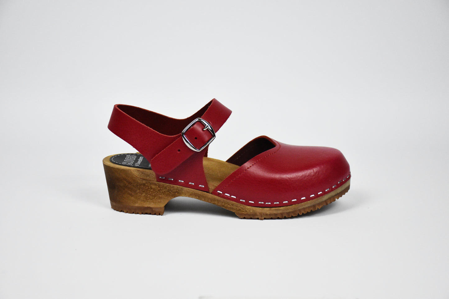 Dunkelroter Elsa Clog (Dark Red) - Seitenansicht
