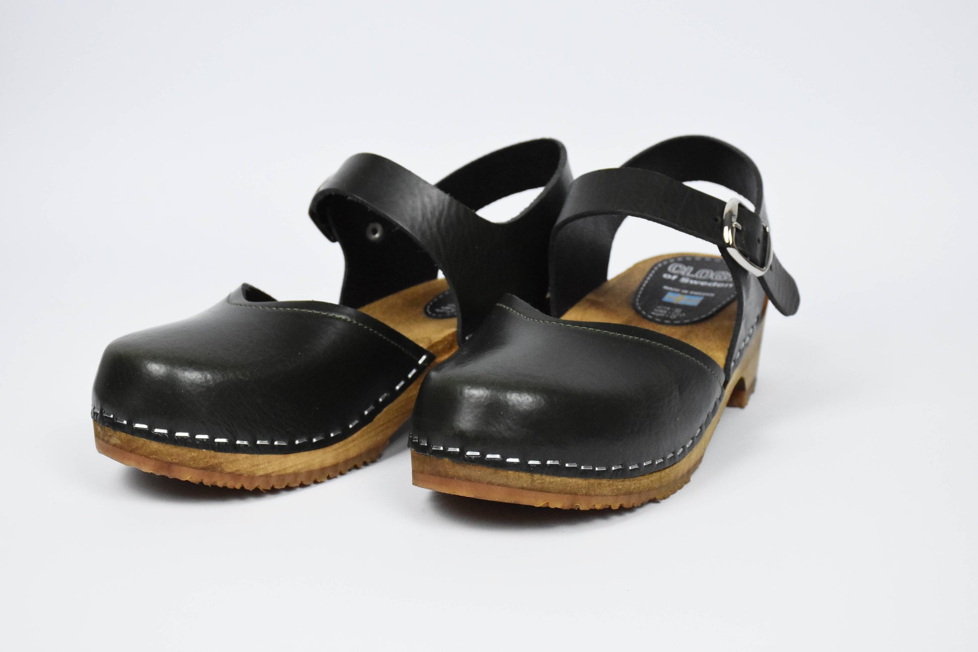 Olivgruener Elsa Clog (Olive) - Vorderansicht